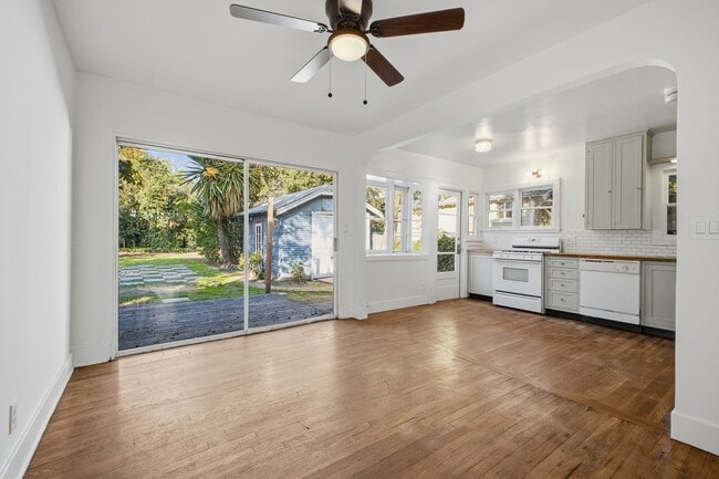 Building Photo - Charming 2-Bedroom Home with Private Yard