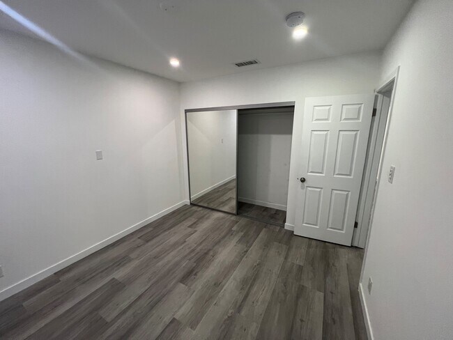 Building Photo - 7512 Tampa Ave