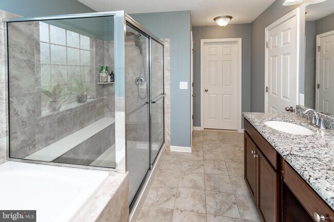Building Photo - 27 Braeburn Dr
