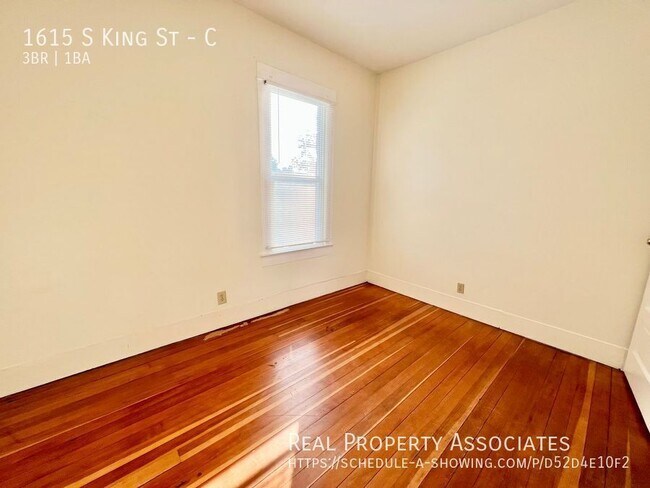 Building Photo - 1615 S King St