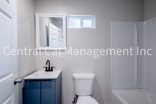 Building Photo - 341 Laurel Ave