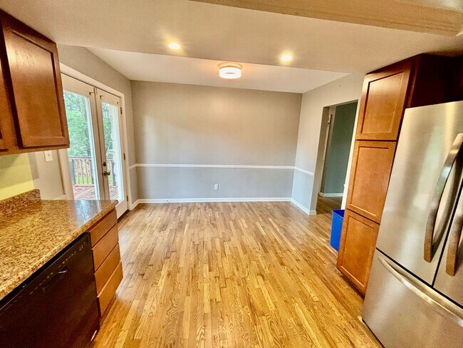Building Photo - 3448 Dixiana Dr
