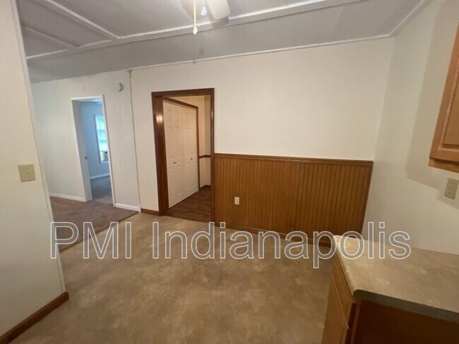 Building Photo - 629 N Willow St