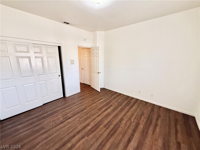 Building Photo - 3810 E Mount Charleston Dr