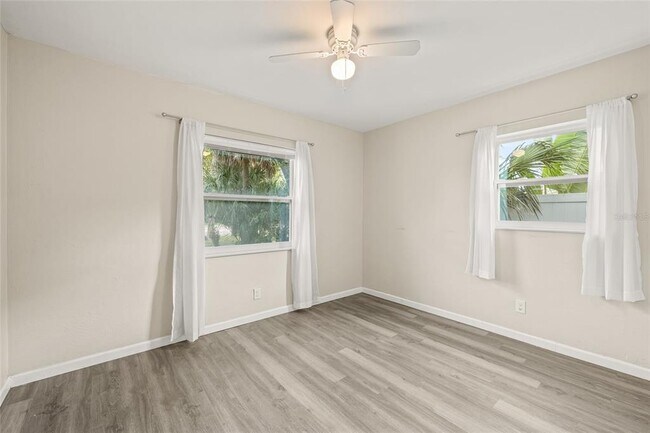 Building Photo - 4350 1st Ave S