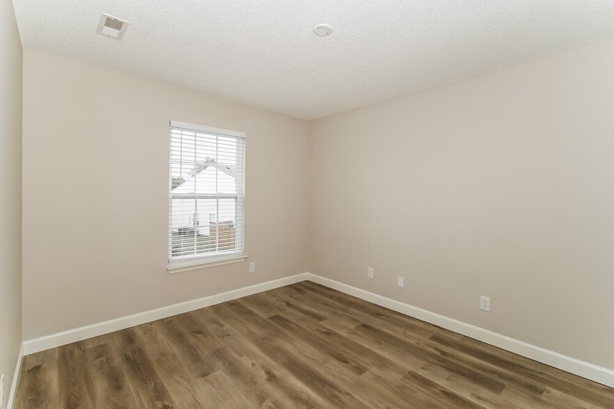 Building Photo - 6305 E Mariah Hill Ln