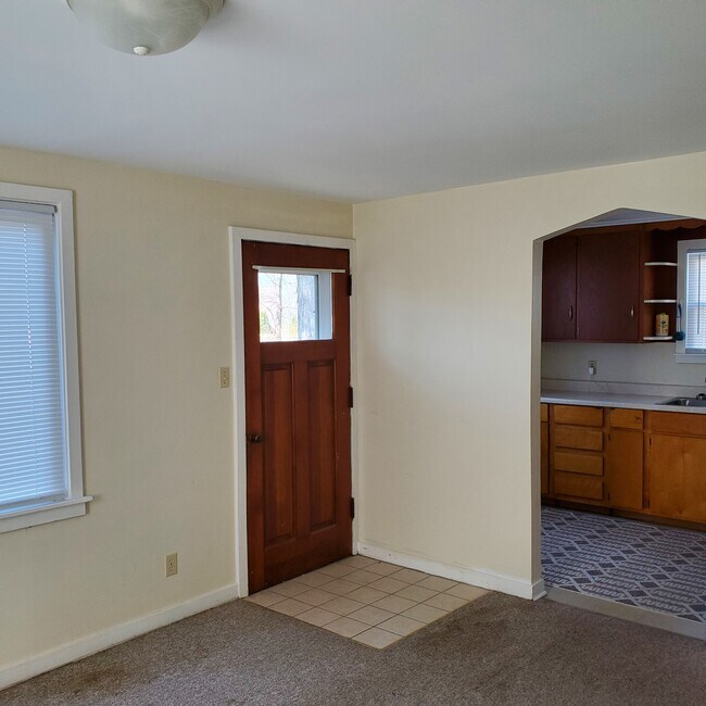 Building Photo - 223 W Division Rd