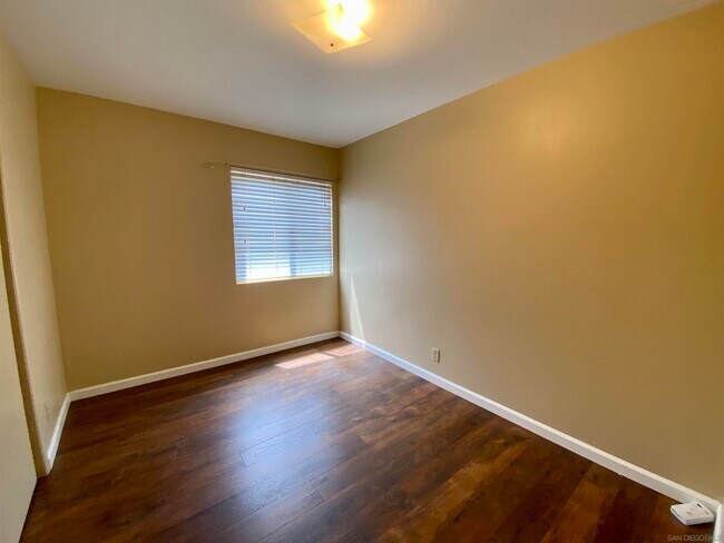 Building Photo - 1741 Lahoud Dr