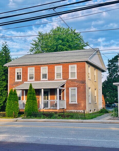 Front of property - 1907 W Point Pike
