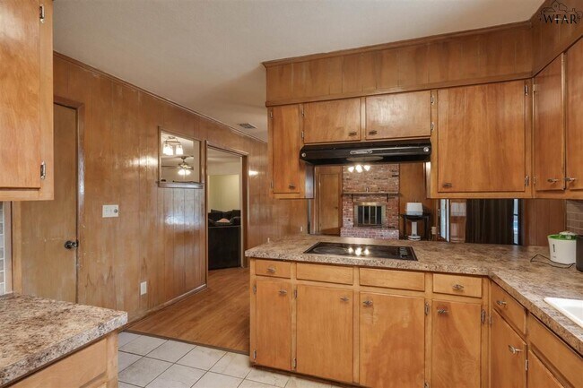 Building Photo - 2406 Picadilly Ln