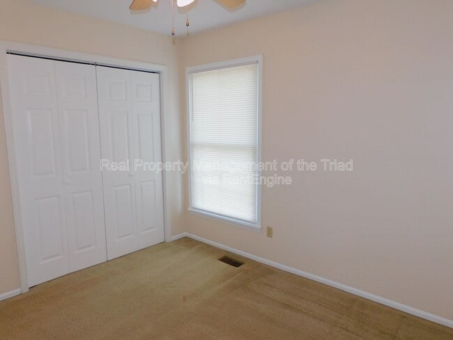 Building Photo - 905 Tipperary Dr