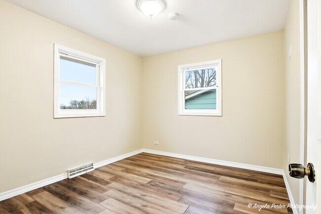 Building Photo - 1219 Brentwood Dr