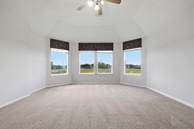 Building Photo - 21811 Honeysuckle Grove Ln