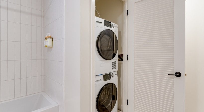 Building Photo - 215 Grove St