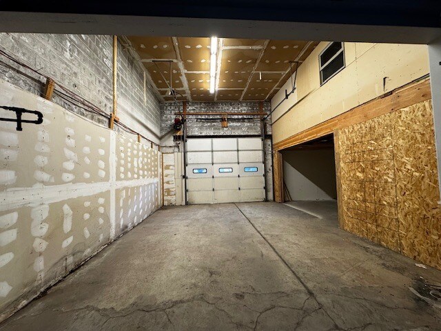 Building Photo - 410 S Grand Ave