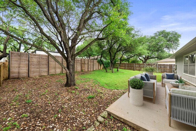 Building Photo - 10410 Cayuse Cove