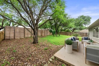 Building Photo - 10410 Cayuse Cove