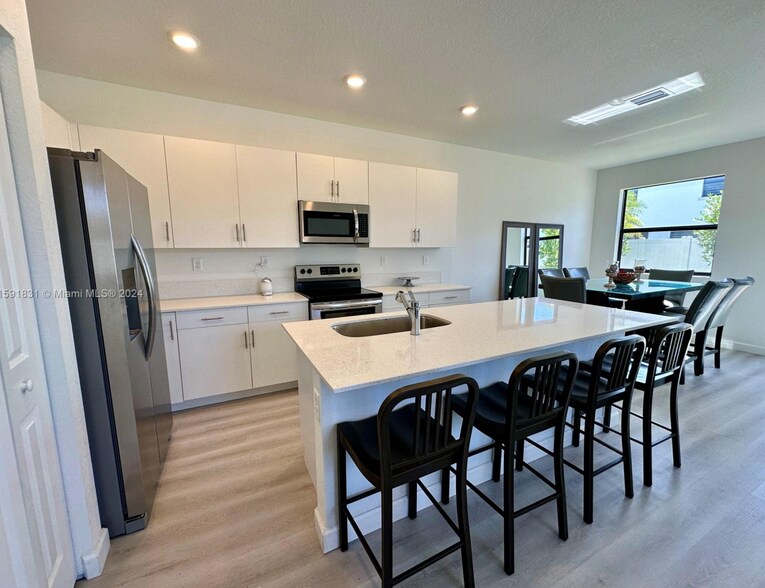 Building Photo - 3558 W 108th St