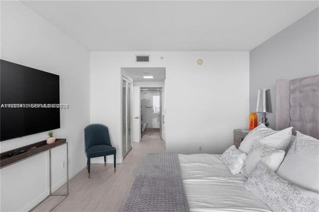 Building Photo - 335 S Biscayne Blvd