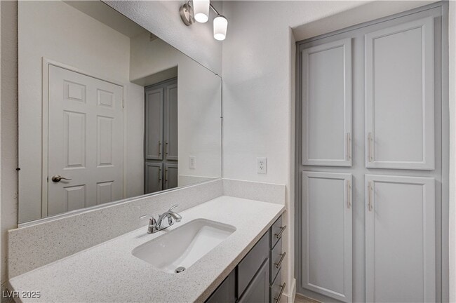 Building Photo - 2615 W Gary Ave