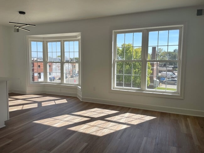 Building Photo - 209 W Jefferson St