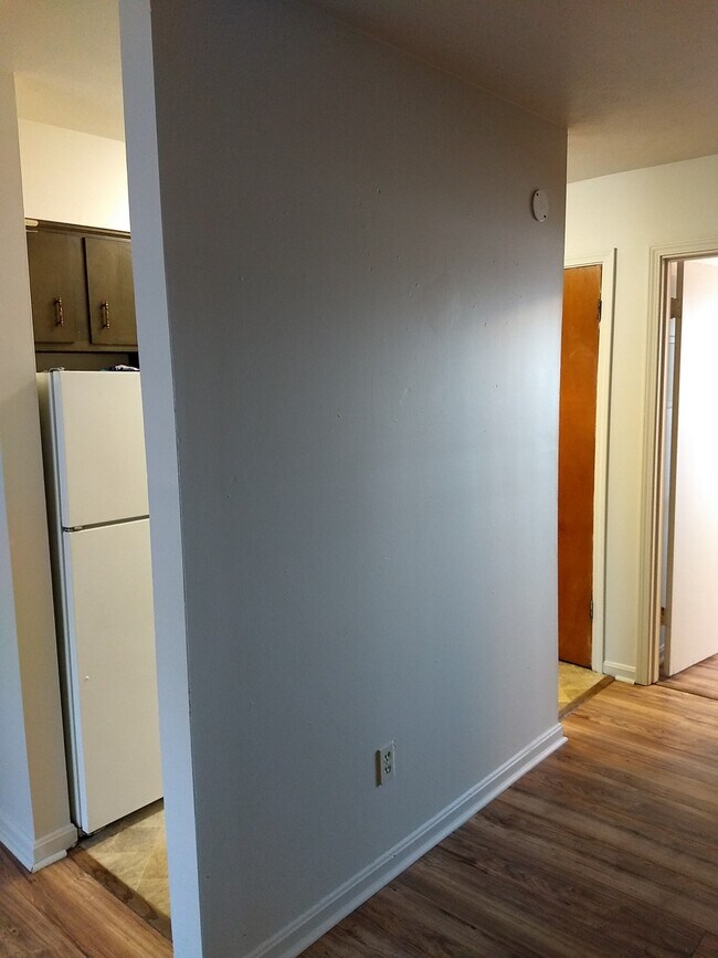 Building Photo - 4801 Saddlebrook Ln