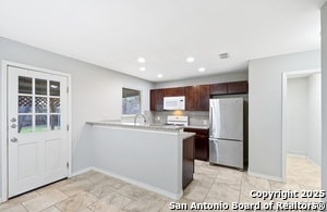Building Photo - 205 Royal Dr
