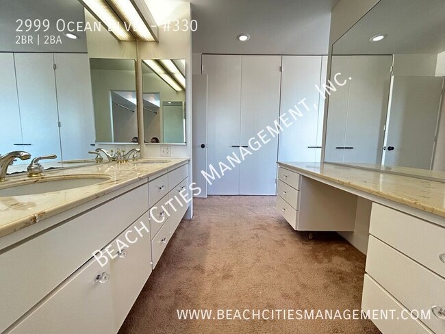 Building Photo - Large, Pet-Friendly Condo with Ocean Views...