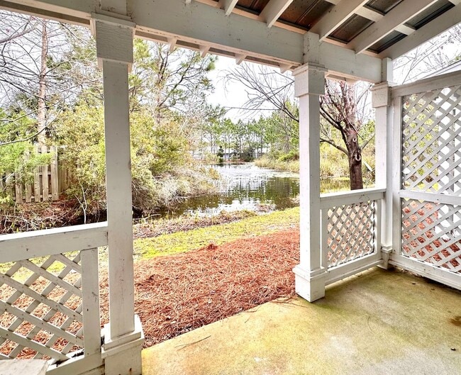 Building Photo - Spacious 3Bed/2.5Bath Townhouse in Quiet Neighborhood in Santa Rosa Beach