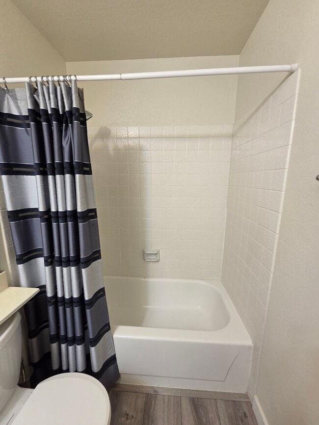 Building Photo - Hurley Place Condo