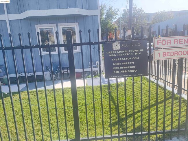 Building Photo - 3532 San Leandro St