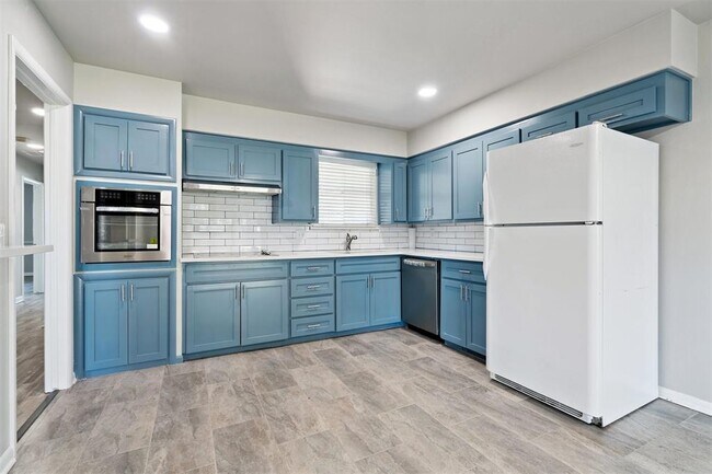 Building Photo - 4309 NW 56th Terrace