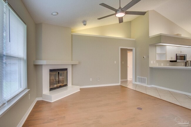 Building Photo - 2042 Hamilton Crossing Dr