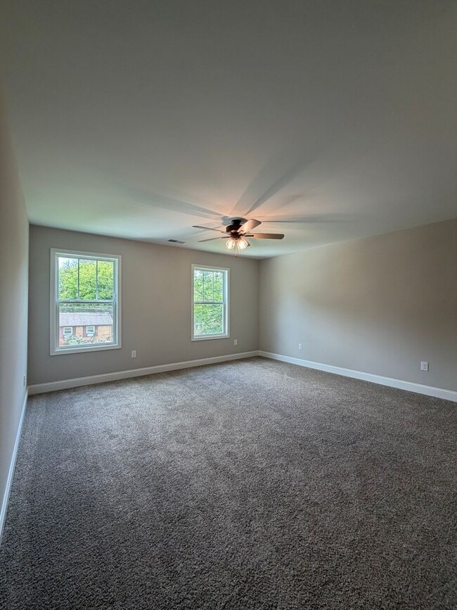 Building Photo - 1711 Golf Club Ln NW