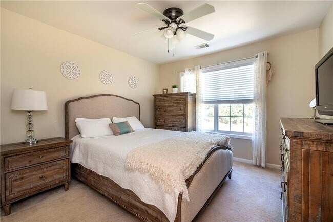 Building Photo - 1504 Belfaire Lake Tr