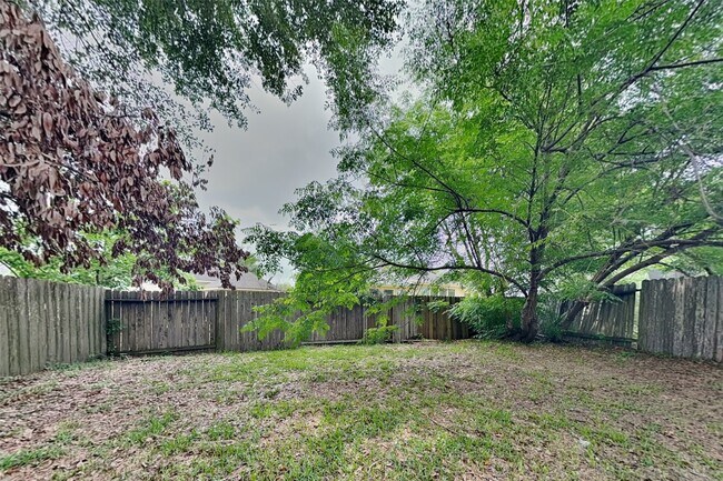 Building Photo - 1411 Cameron Park Ln