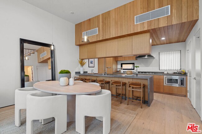 Building Photo - 11706 Charnock Rd