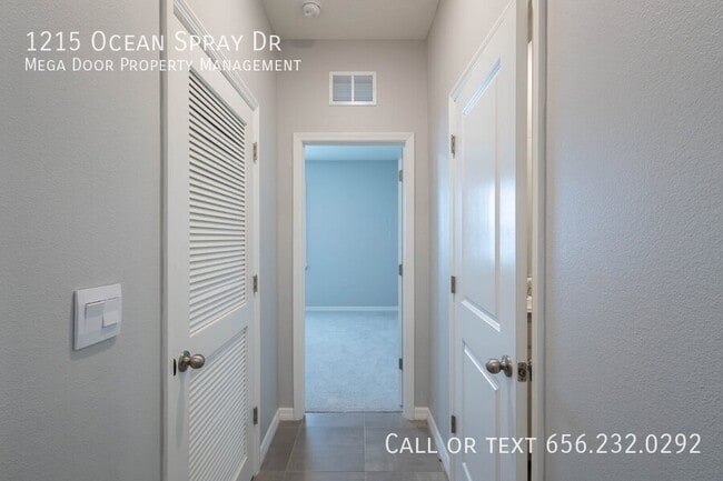 Building Photo - 1215 Ocean Spray Dr