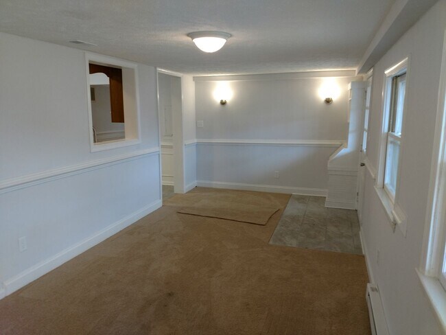 Building Photo - 3 Bedroom 3 Bathroom House in Town of Fron...