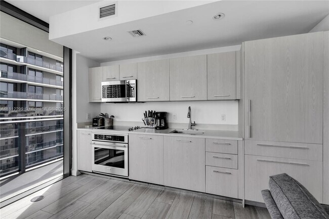 Building Photo - 55 SW 9th St