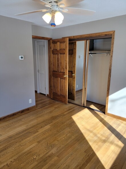 Main Floor Bedroom 11' X 11' - 4605 Oneida St