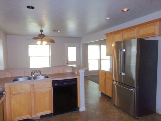 Building Photo - 16810 Deck Ct