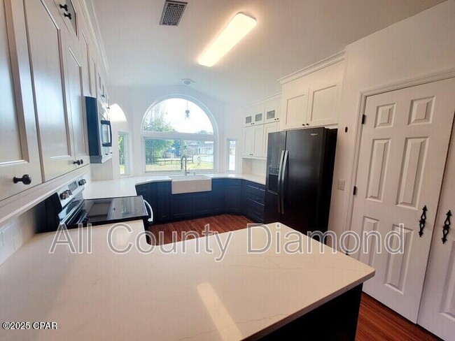Building Photo - 247 Boca Shores Dr