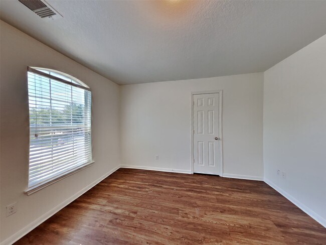 Building Photo - 5702 Rocky Trail Dr