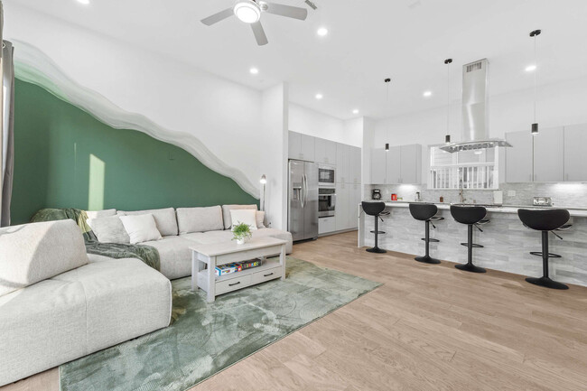 Building Photo - 2107 McGowen St