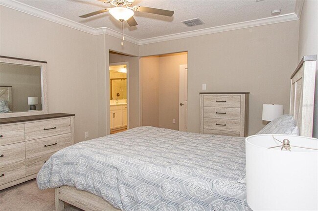 Building Photo - 16657 Shell Bay Dr