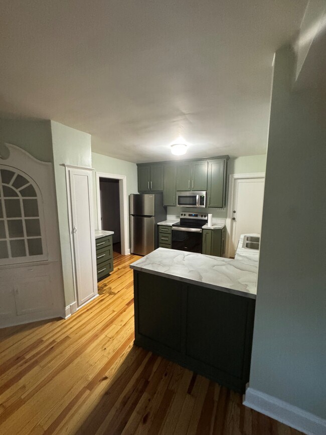 Building Photo - 922 Jefferson St