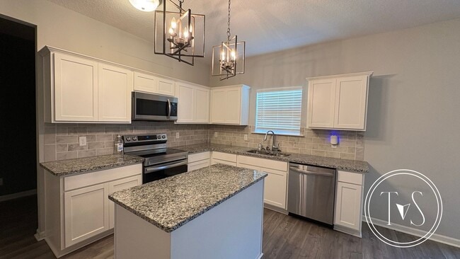 Building Photo - FALL MOVE-IN SPECIAL AND RATE DROP ALERT (...