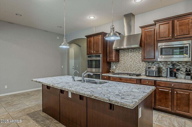 Building Photo - 4135 E Grand Canyon Dr