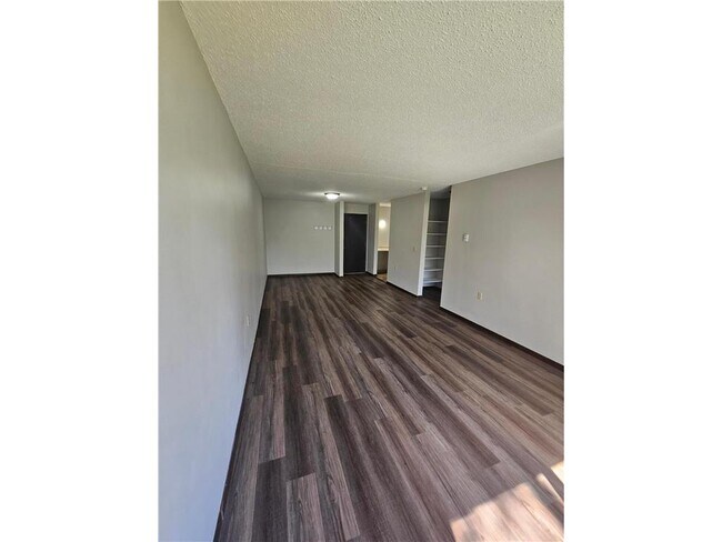 Building Photo - 808 Hills Ave